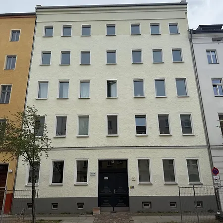 Newly Renovated In Ideal Location